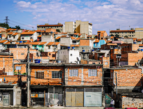 Barracos: a moradia oficial da favela